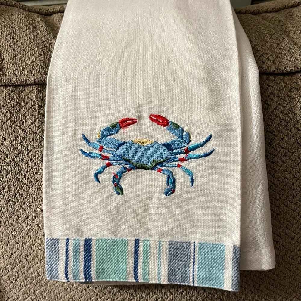 Lot of 4 tea towels.  NWOT